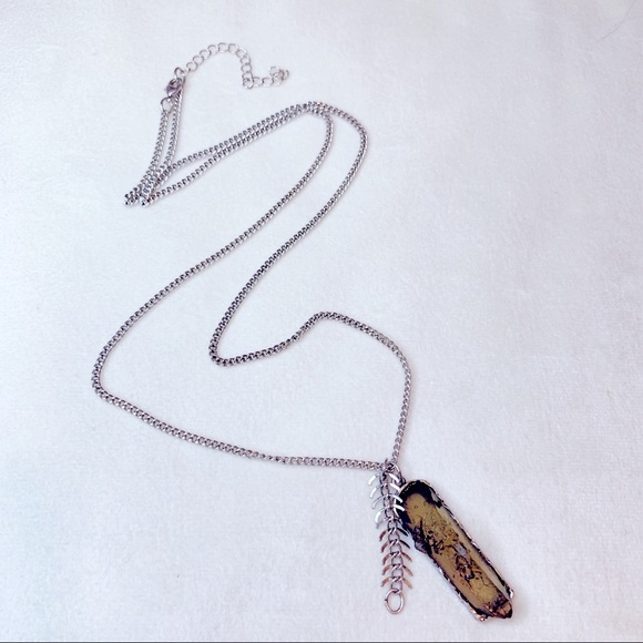 Unisex Resin Tough Stone Alloy Centipede Pendant Necklace - Picture 4 of 9